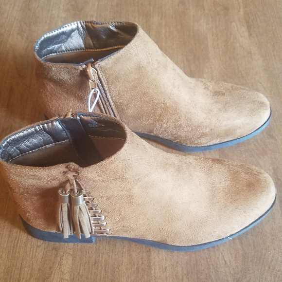 🚫 sold 🚫 sold NWOT womans boots size 6 - Picture 1 of 8